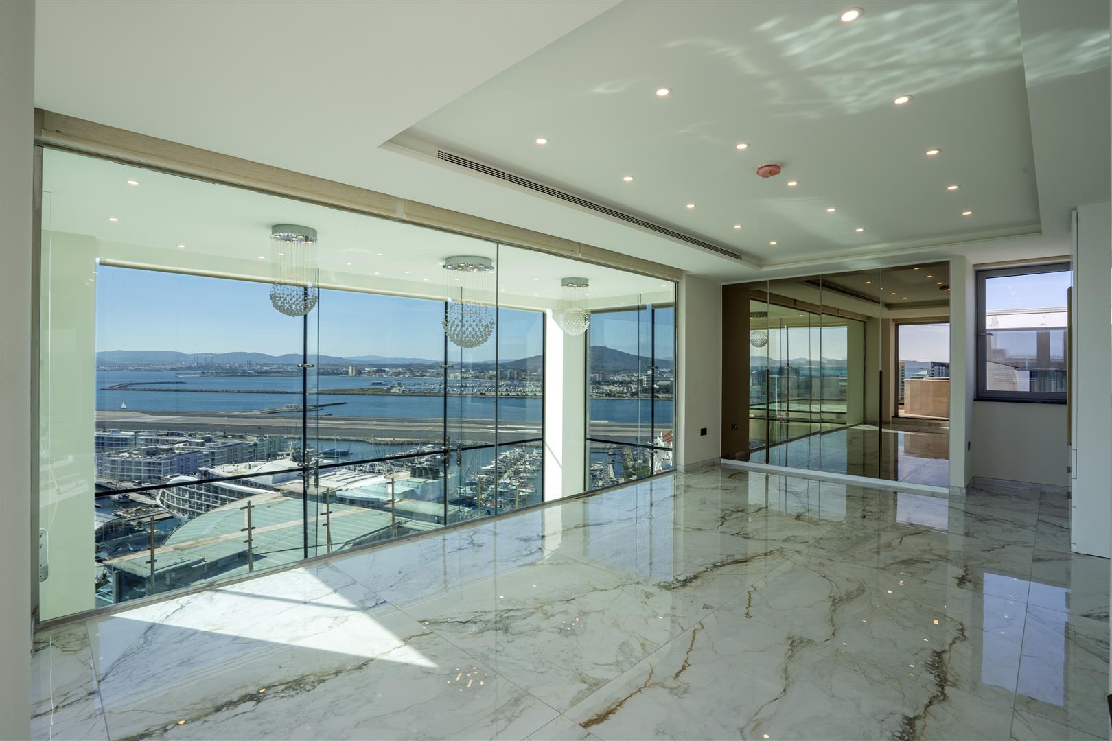 Image of Apartment - 5 Bedrooms - 6 Bathrooms for Rental in Royal Ocean Plaza-Gibraltar, Image 2